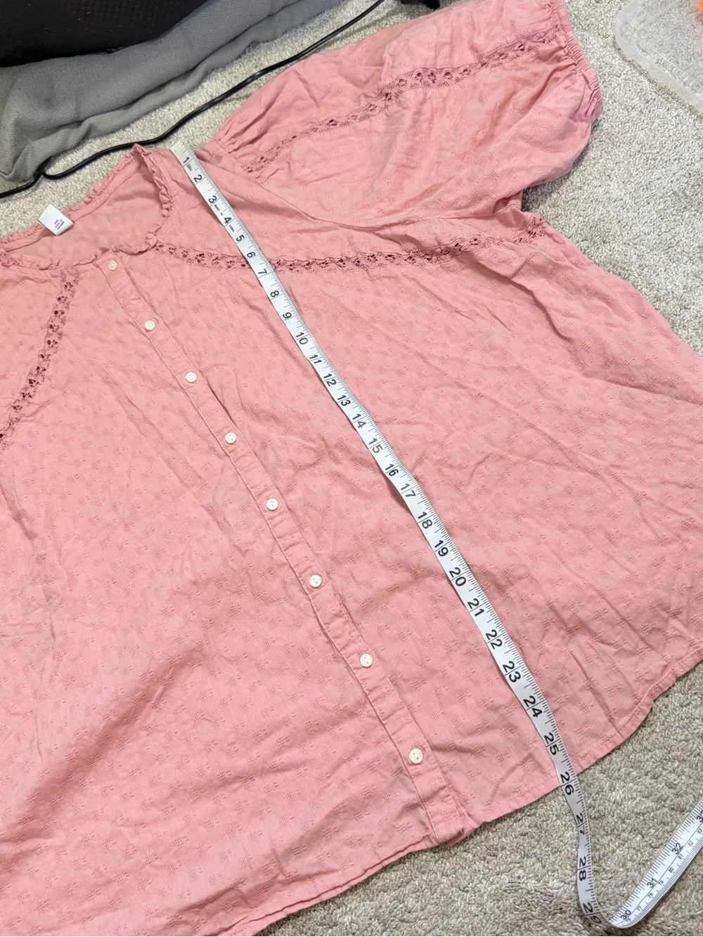 Old Navy Women’s Puff-Sleeve Lace-Trim Clip-Dot Blouse in Pink Paradigm 3X